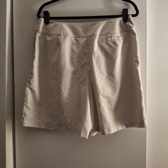 Liz Golf Women's Cream Colored Skort - Picture 2 of 8